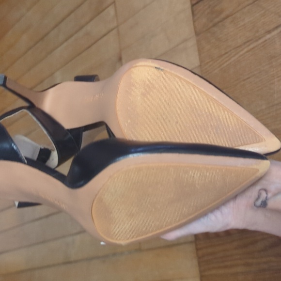 Nine West Pumps. 9.5. Black - Picture 6 of 6